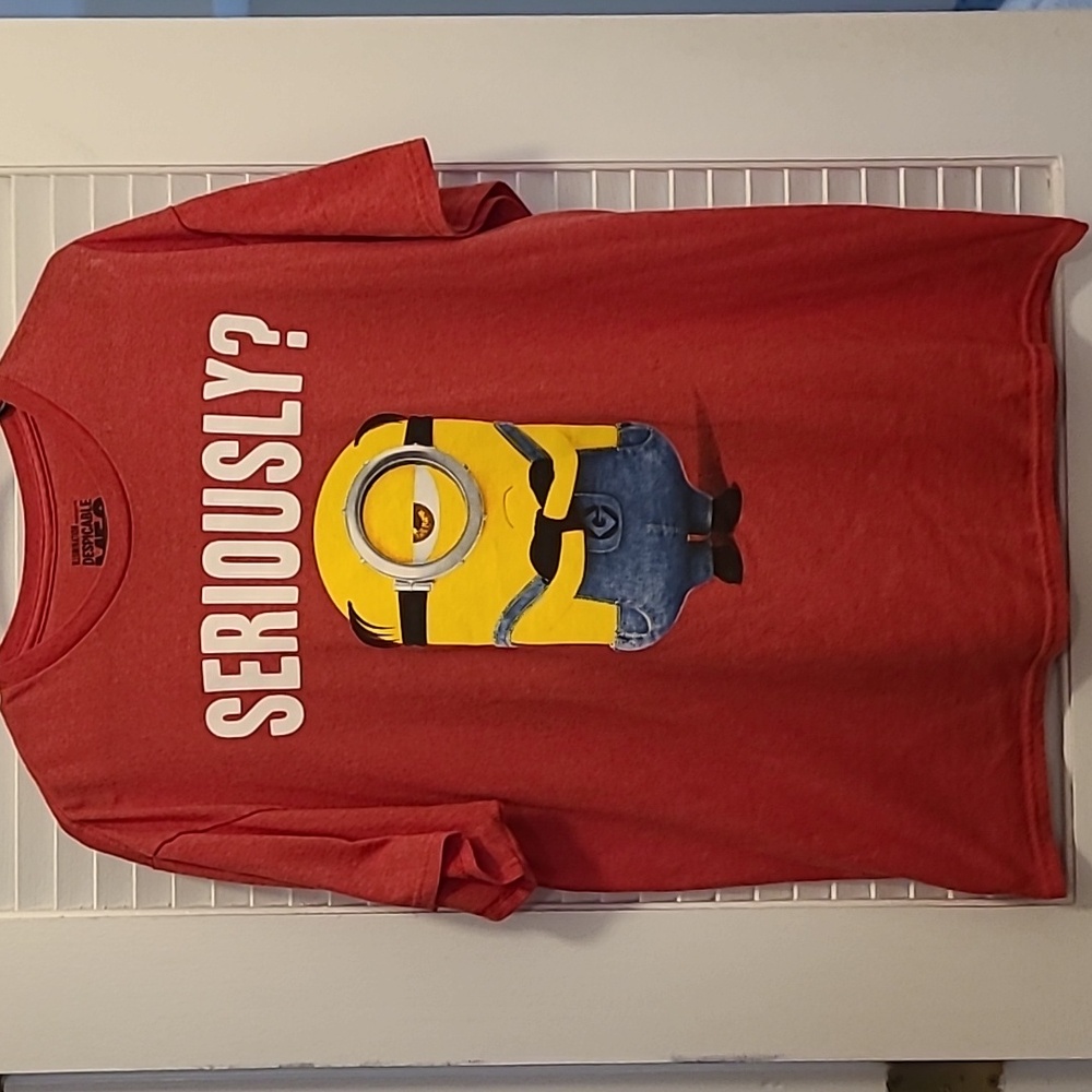 Minon Men Shirt. Size Large